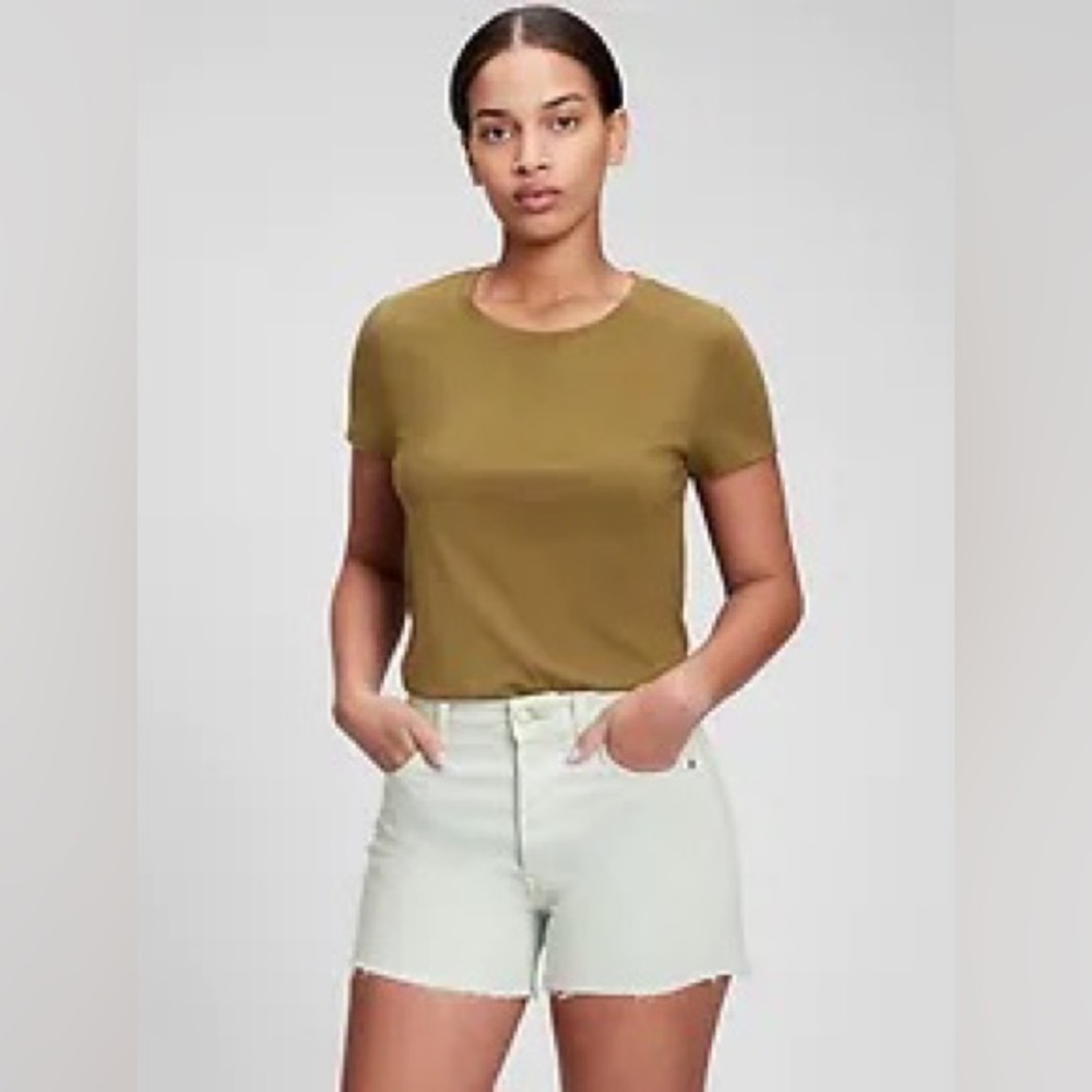 NWT Gap Olive Green Tshirt Medium